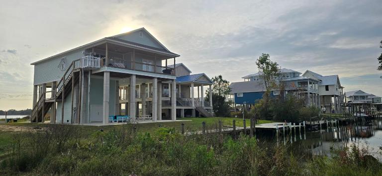 Salt Air Retreat Tranquil Waterfront Retreat Stunning Bay Views - B&B Bay Saint Louis