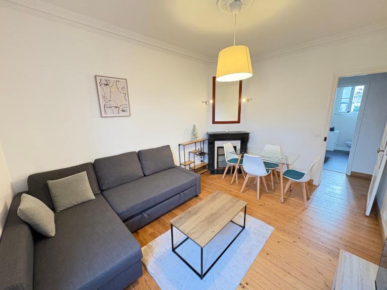 Le Cocon Lumineux Parisien - Check-in H24 - B&B La Garenne-Colombes