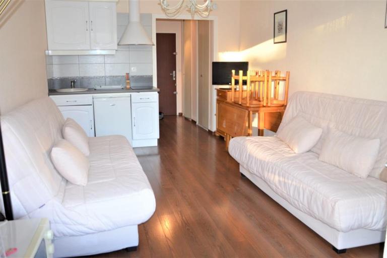 Quiet studio with balcony near the beach - B&B Houlgate
