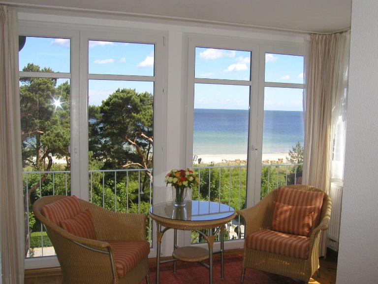 FeWo direkt am Strand mit Meerblick und Südbalkon, Villa Freia 27, Binz - Ferienwohnung Ostseebad Binz