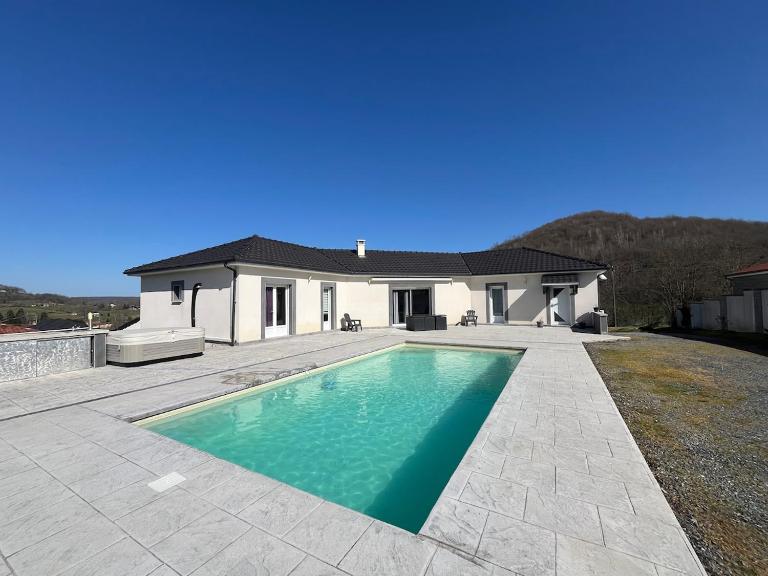 Maison d'exception vue Montagne Piscine & Jacuzzi - Ferienwohnung Montsérié