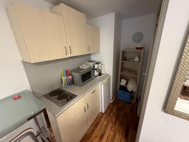 Kleine ruhige Wohnung im Nebenhaus - Chambres d'hôtes Bonn
