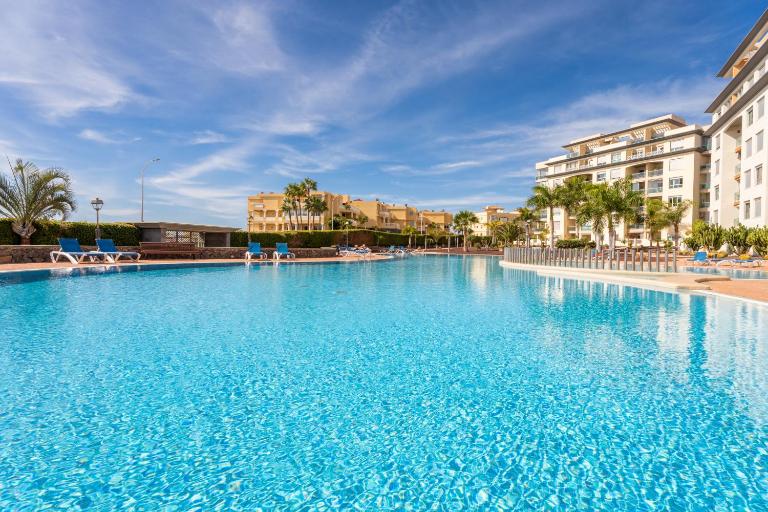 La Vista del Mar Luxury Apartment- 2 air conditioners- Terrace & Pool- Golf del Sur - B&B San Miguel De Abona