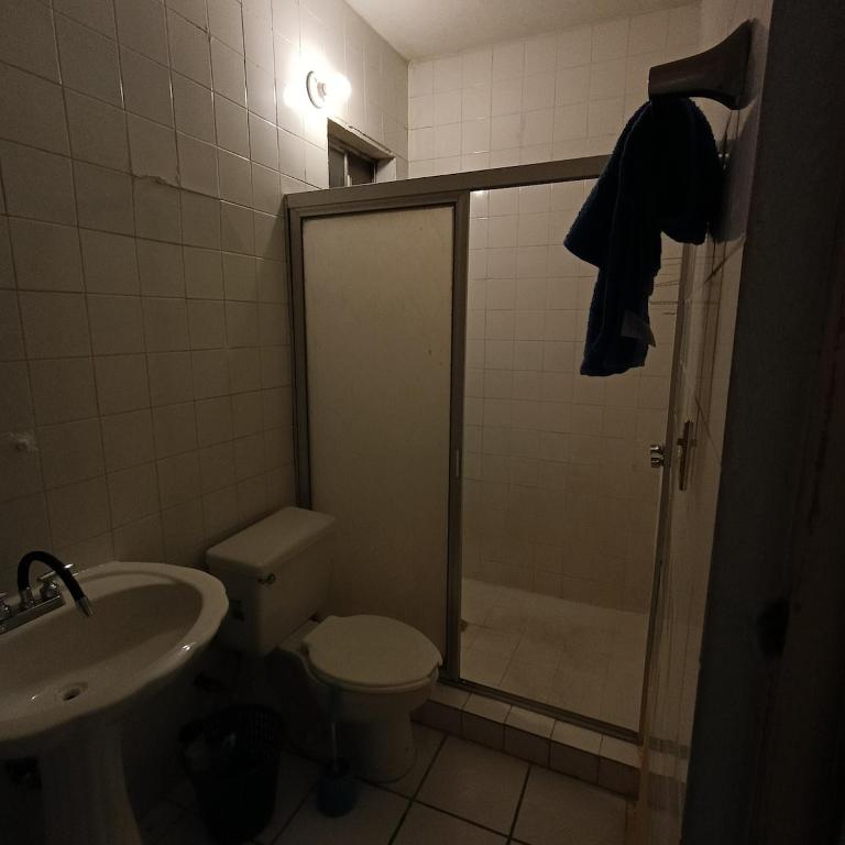 House with 3 bedrooms, projector, work area and barbecue - Chambres d'hôtes Saltillo