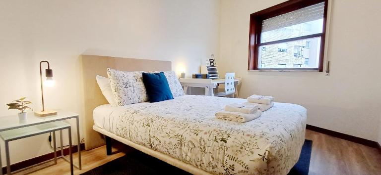 Lovling and Friendly with terrace - B&B Porto