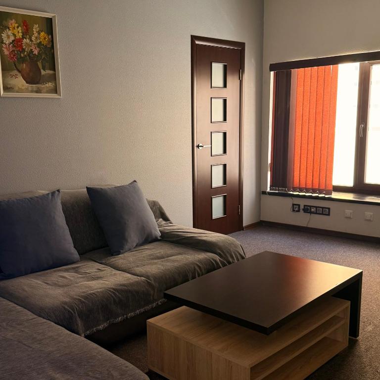 CD APARTMENTS 3 bedrooms large 120m - Chambres d'hôtes Ventspils