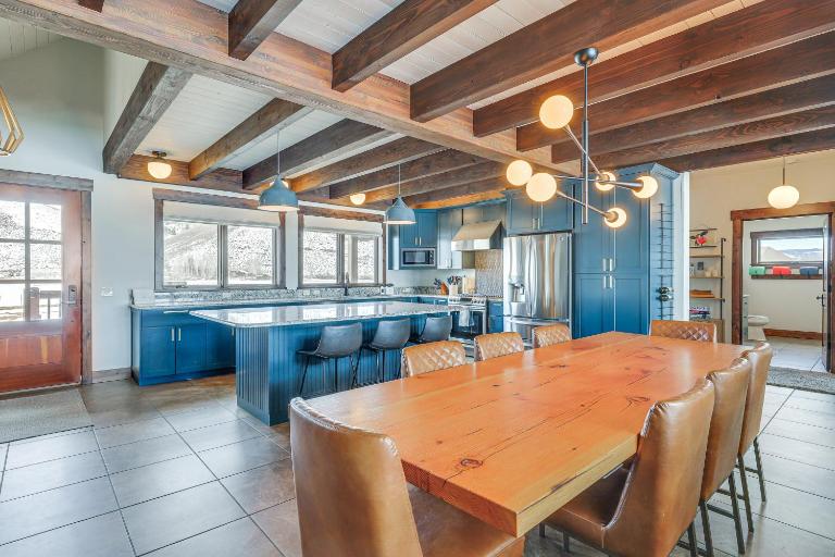 Fish, Hike & Ski: Mtn-View Gunnison Home w/ Sauna - Ferienwohnung Gunnison