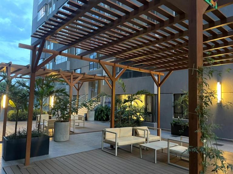Elegant 2 bedroom Lavington by Omuts has pool gym queenbeds near malls and allow upto 5 poeple - B&B Nairobi