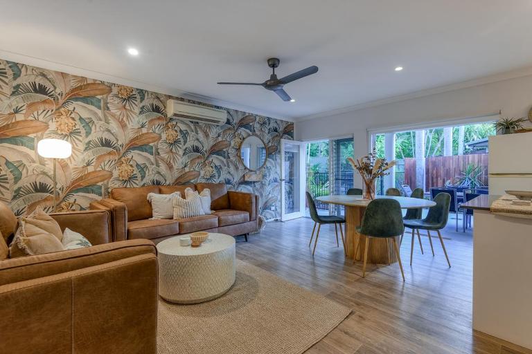 Port Douglas Lagoon Pool - Stylish Space - Ferienwohnung Port Douglas