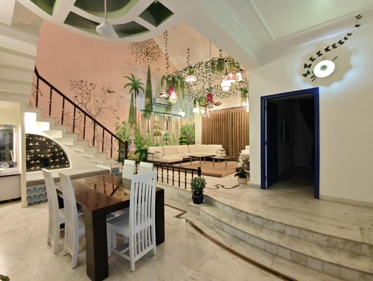 Oasis in Jaipur - 3BR Villa with private garden - B&B Jaipur