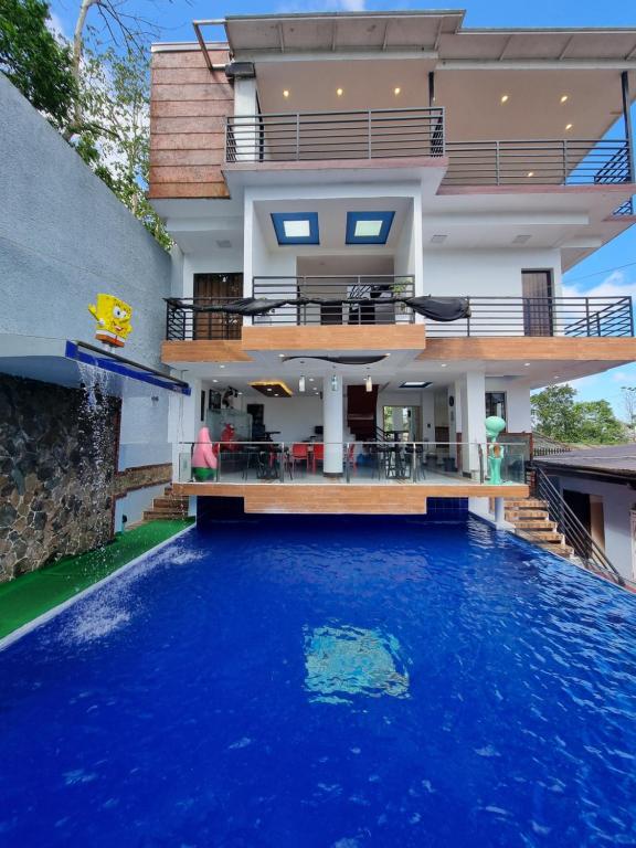 Twin Sister House Tagaytay Private Pool - Chambres d'hôtes Sungay
