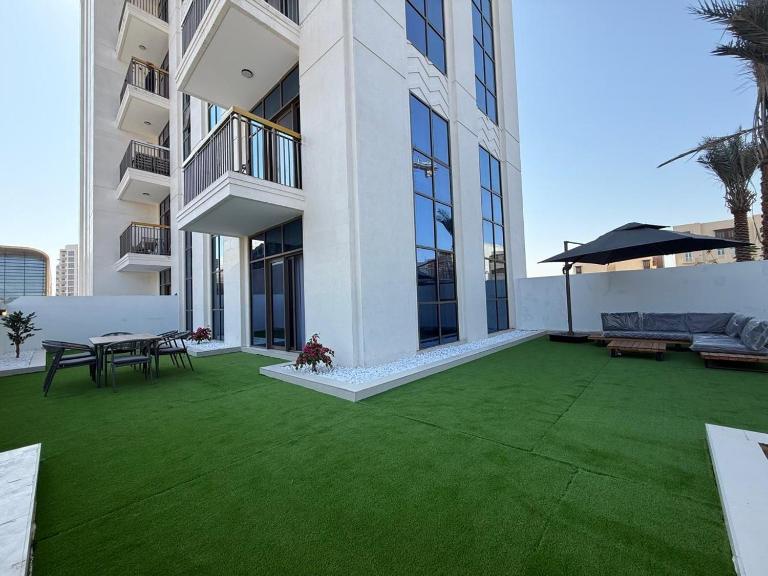 Italian-Design 2BR l Large Private Terrace l Near Marina & Expo City - B&B Dubai