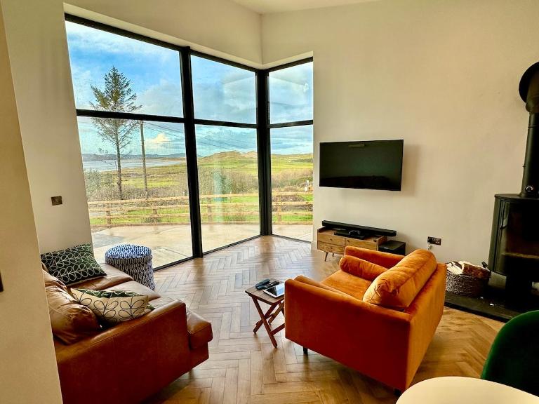 Dune View - Stunning Donegal new build - B&B Lettermacaward