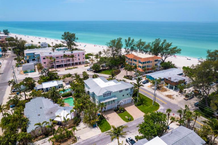 Tropical Sands on Anna Maria Island - B&B Holmes Beach