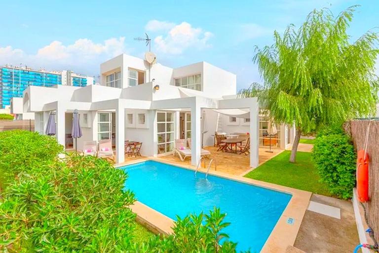 Familienfreundliches charmantes Ferienhaus mit Grill, Terrasse und Garten - B&B Can Picafort