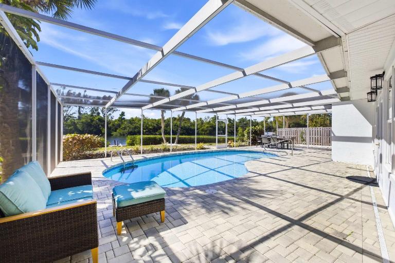 4BR Getaway Near Beach & Village Sleeps 10 - B&B Sarasota