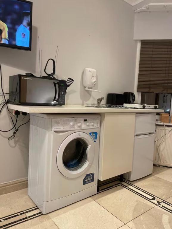 London Studio Apartment - Ferienwohnung East Barnet