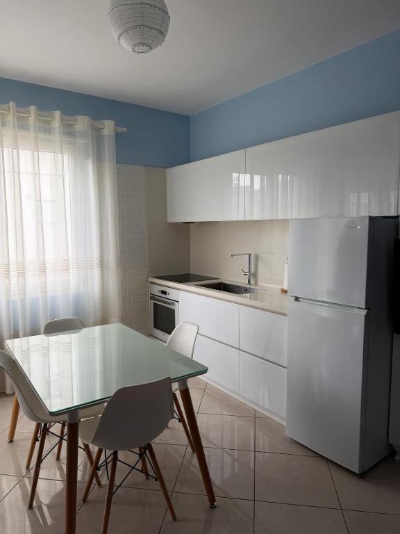 Potam Beachside Apartment 2 - Bed and Breakfast Himarë