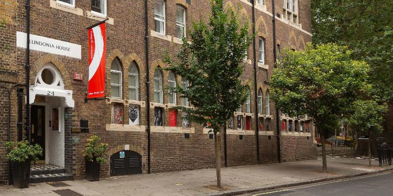 October Gallery - B&B Londres