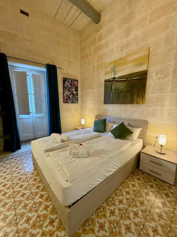 Heart of Gozo - Modern Apartment - Victoria D-Central opposite Duke Shopping Center - Chambres d'hôtes Ir-Rabat