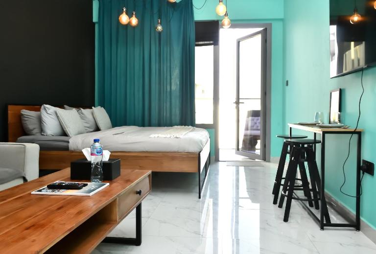 Industrial Chic Apartment Near AUH airport and Yas Island 2 - Bed and Breakfast Abu Dhabi