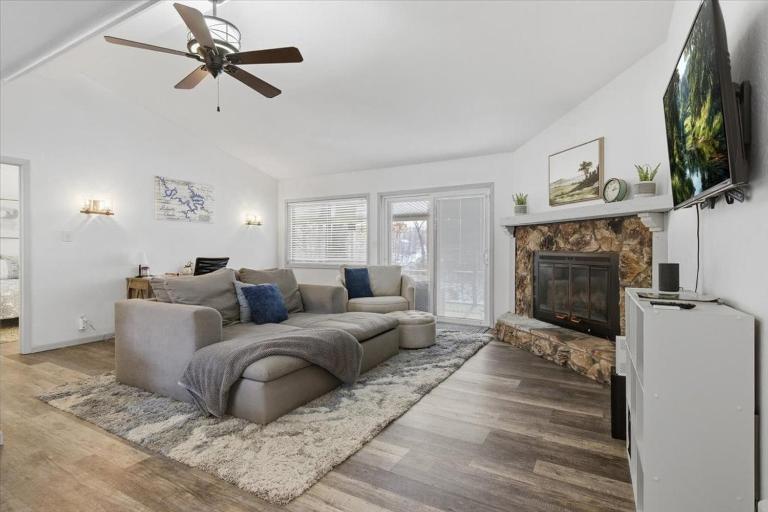 Prime Osage Beach Home, Pet-Friendly w/ Garage Near Margaritaville, Dining & Golf - B&B Osage Beach