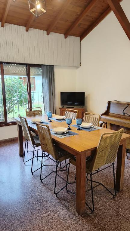 Casa pinamar cuatro ambientes grandes Cecilia jabs - B&B Pinamar