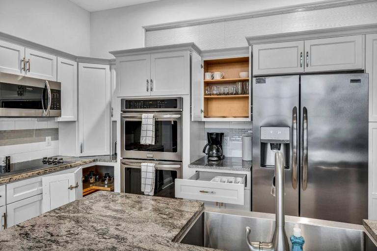Luxury Condo in Playhouse Square: Walkers Paradise - B&B Cleveland