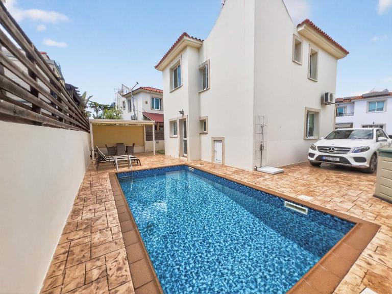 Villa Ioli - 3BR Retreat near Kalamies Beach - Chambres d'hôtes Protaras