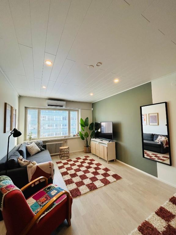 Lovely two-room condo with balcony near bus- and railwaystation - Ferienwohnung Turku