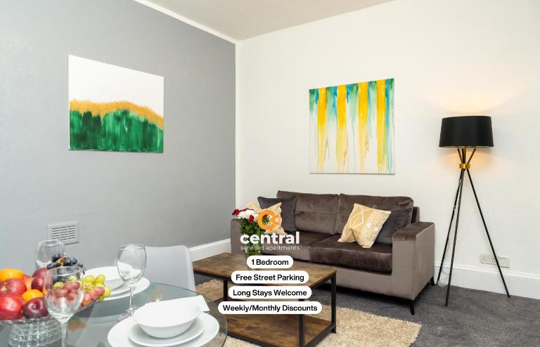 Court Street by CENTRAL SERVICED APARTMENTS - 1 Bedroom - Walk Away to Transport Links - Street Parking - Monthly Stays Welcome - Ideal for Exchange Students or Contractors for Short Stays - Ferienwohnung Dundee