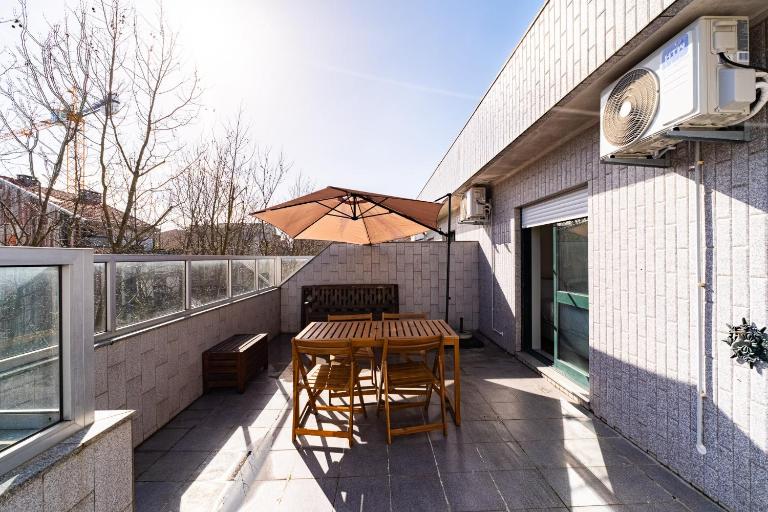 Top-floor Matosinhos 2BR Terrace - Chambres d'hôtes Matosinhos