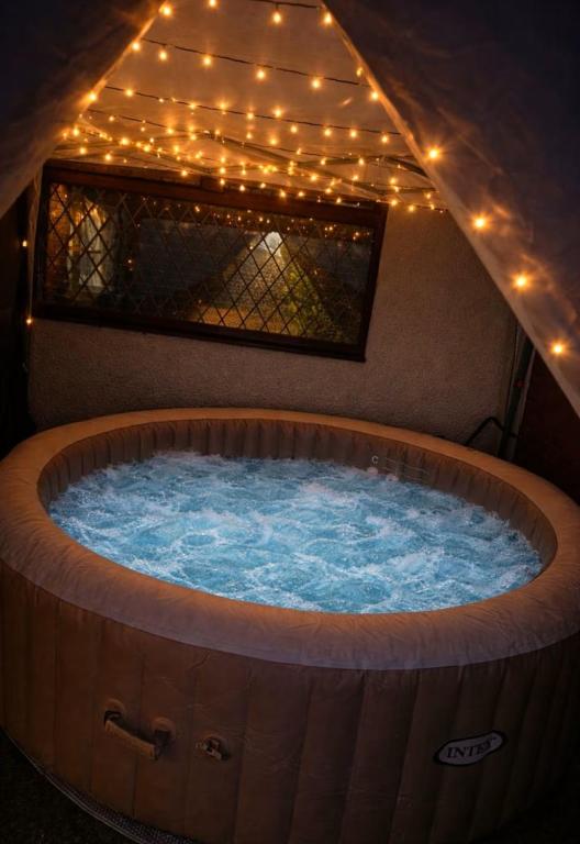 Alton Towers & Foxtail Barns & Oak Barns & Peak District - Ferienwohnung Wetleyrocks