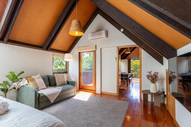 Merivale King Bed plus Carpark and Walk to Hagley Park - Chambres d'hôtes Christchurch