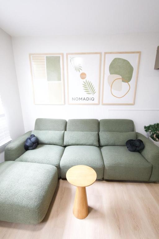 NomadiQ - Walk to Airport, 5 min to Downtown 01 - Bed and Breakfast Boston