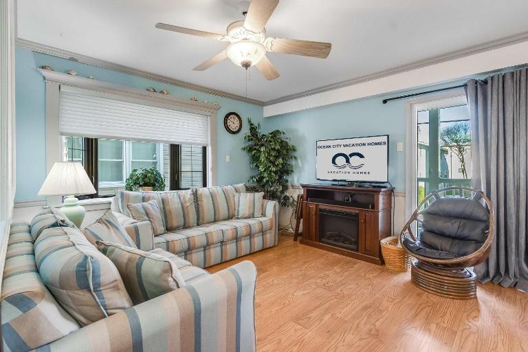 Tiara by the Sea 2 - Bed and Breakfast Ocean City