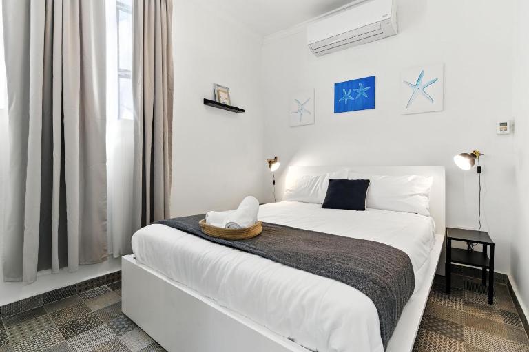 Puerto Rico Gem 2BR Walk to Beach Wi-Fi - Bed and Breakfast San Juan