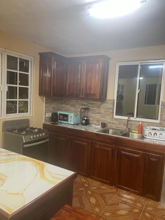 Valley View Inn - B&B Roseau