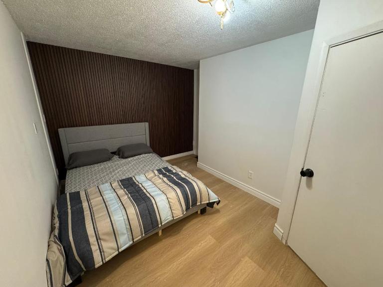 Private Room With Private Washroom Near Airport D14 - Ferienwohnung Mississauga