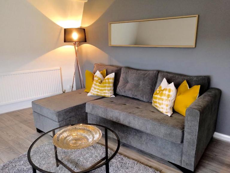 Comfortable 2 Bedroom Apartment in Headington, Near John Radcliffe Hospital & Oxford Brookes - B&B Oxford