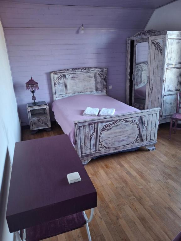 chambre ensoleillée - B&B Saint-Laurent-de-la-Plaine