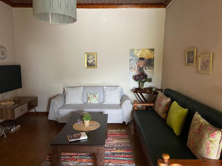 Bee Hive's Country House - Bed and Breakfast Kypséli