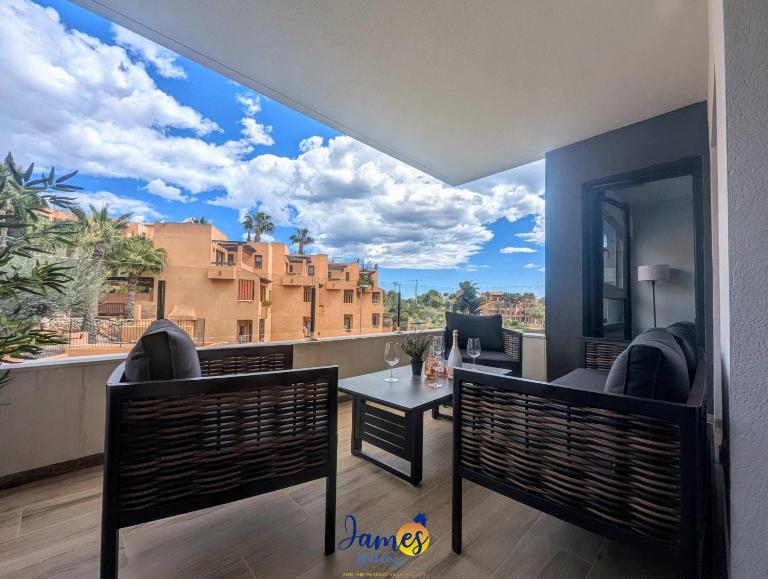 Chic 2 bedroom Apartment with Comunal Pool VM75 - B&B Villamartin