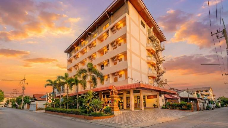 SCN City Centre Hotel Rayong - B&B Ban Chang