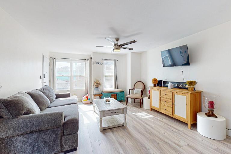 Stroll to Shore + Mission Blvd: Dog-Friendly Home - Ferienwohnung San Diego