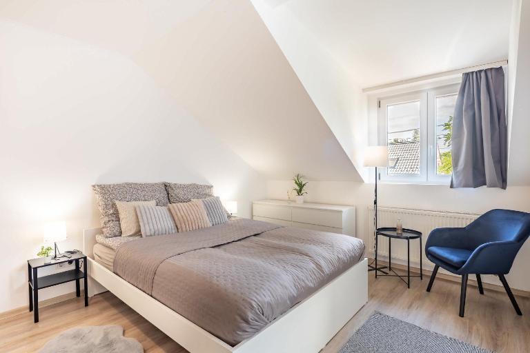 Easy Airport Access - Balcony - Simple Stay - B&B Budapest