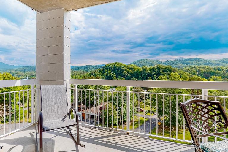 Mtn View Condo Sleeps 8 Pool W Lazy River Hot Tub - Ferienwohnung Pigeon Forge