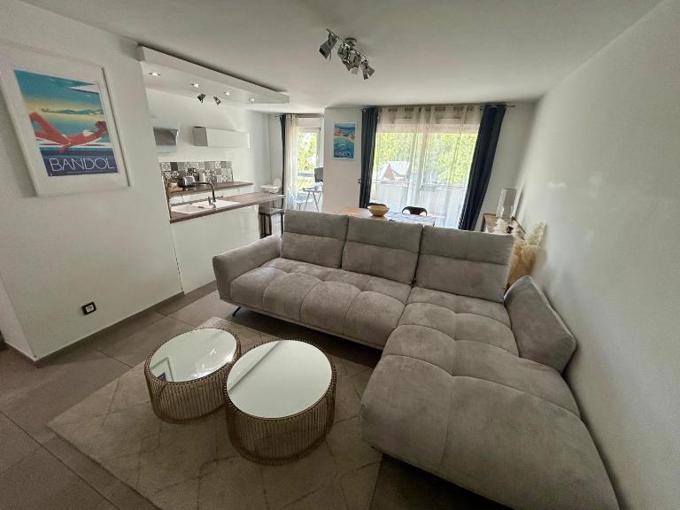 Modern City Center apartment with parking! - Ferienwohnung Aix-en-Provence