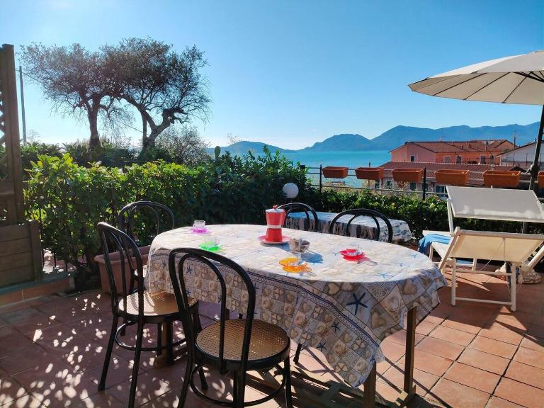 Tellaro, Tramonto sul Golfo - B&B Tellaro