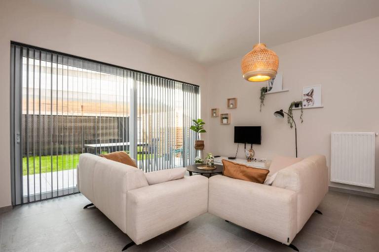 Brand new apartment with garden and parking - Chambres d'hôtes Ostende